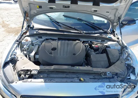 2022 Volvo S60 B5 Inscription/B5 Momentum z USA, uszkodzony, nr VIN 7JRL12FZ3NG176097